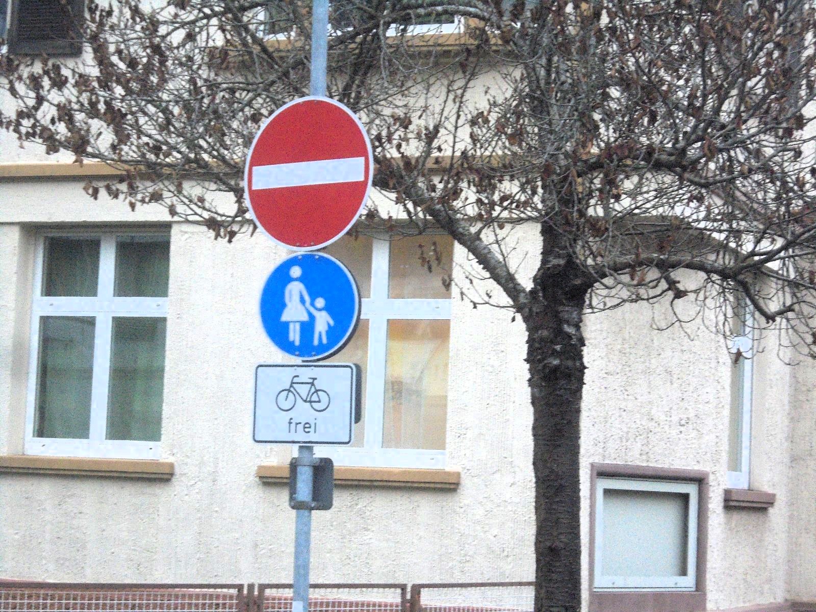 Schramberger Fußgängerzone: Radfahren verbieten?