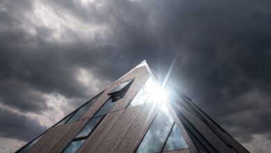 keh pyramide außenansicht bewölkt©martin mannweiler