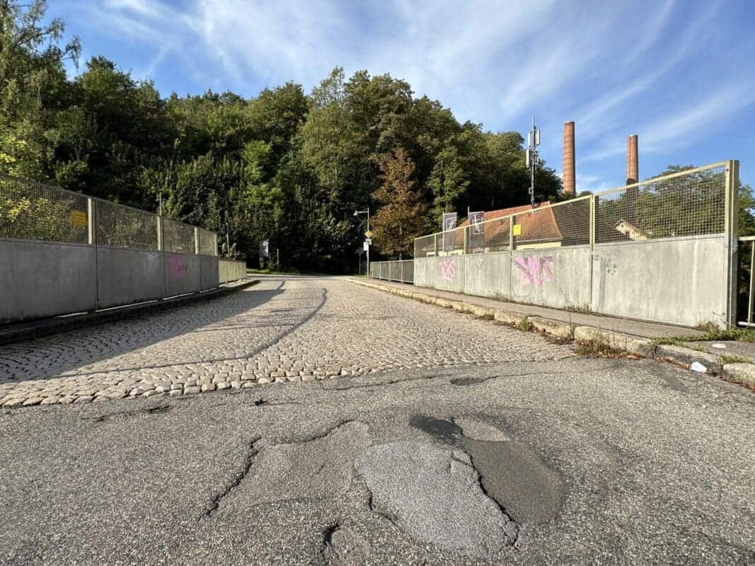 bild 3 brücke neckartal schlaglöcher