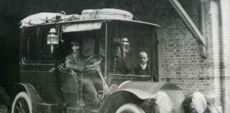 der 45 ps mercedes von fabrikant paul landenberger war eines der ersten autos in schramberg (um 1905)