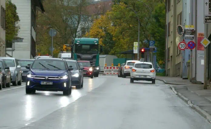 b 462 hau verkehrsinsel querungshilfe baustelle dk 221024 (8)